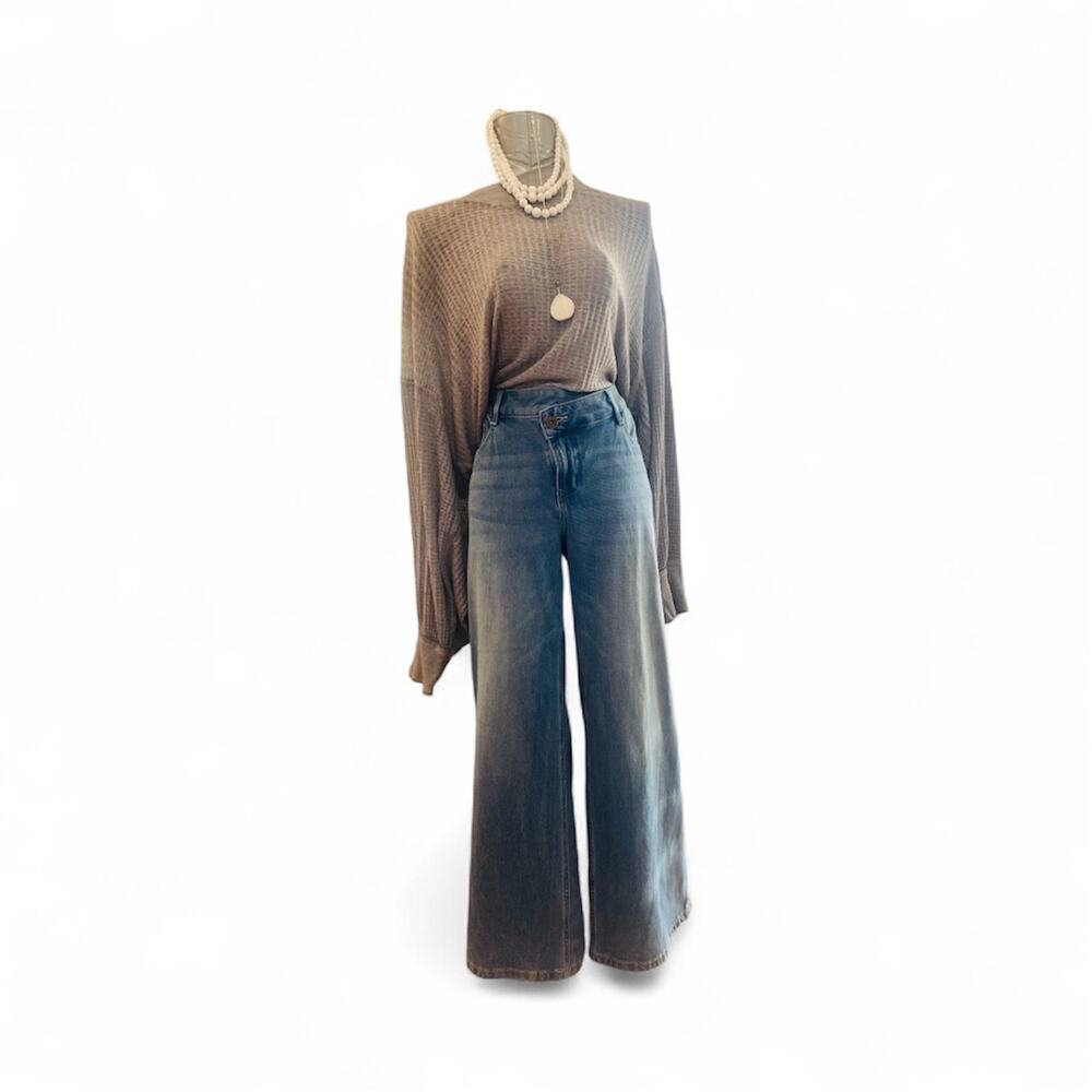 Gorgeous! We the free women’s oversized waffle knit sweater size medium - Picture 3 of 8